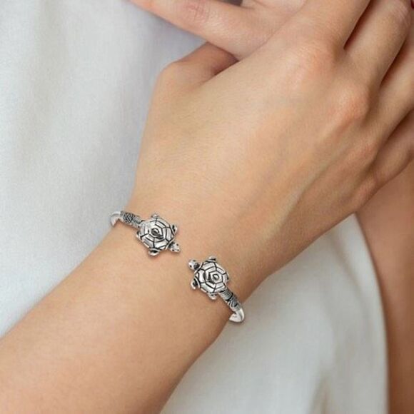 Sterling Silver Polished Antiqued Turtle Flexible Bangle - Picture 4 of 4
